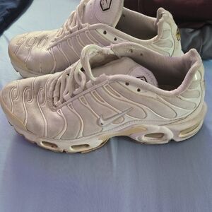 Nike White Sneakers with Tuned Air Cushioning